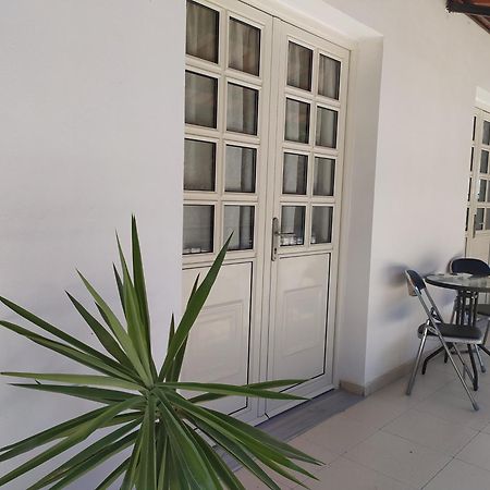 Retzos Rooms Himara Kültér fotó