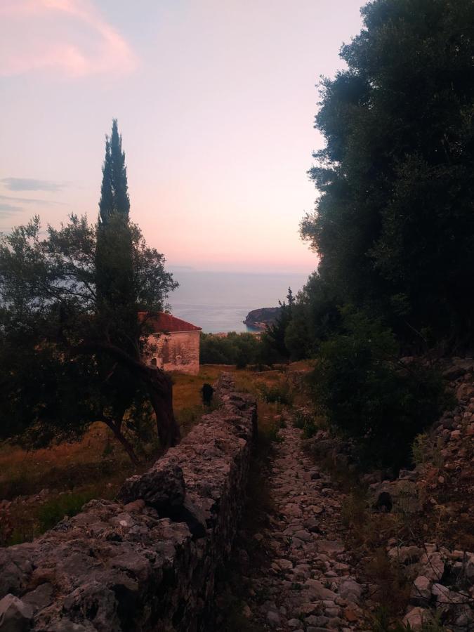 Retzos Rooms Himara Kültér fotó
