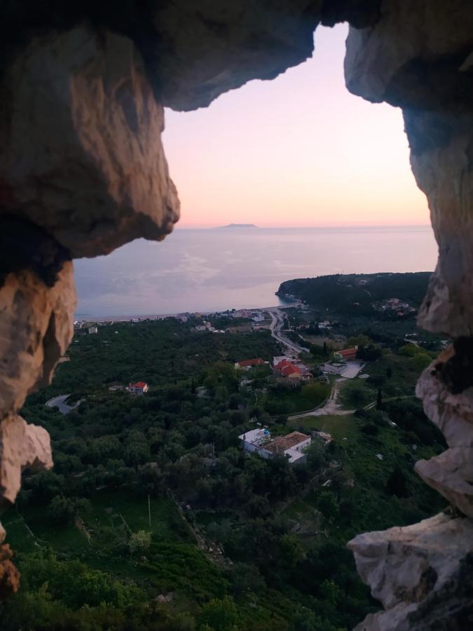 Retzos Rooms Himara Kültér fotó