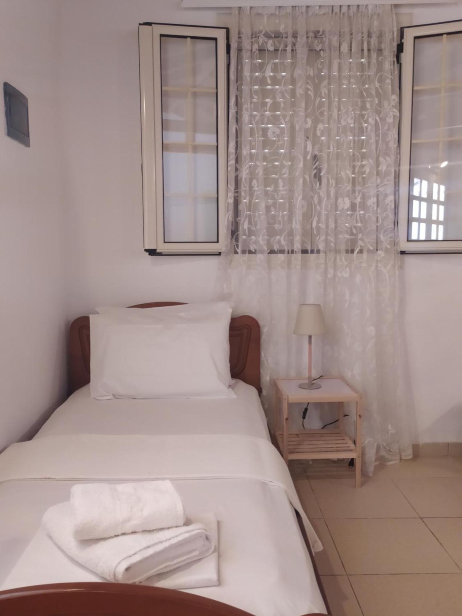 Retzos Rooms Himara Kültér fotó