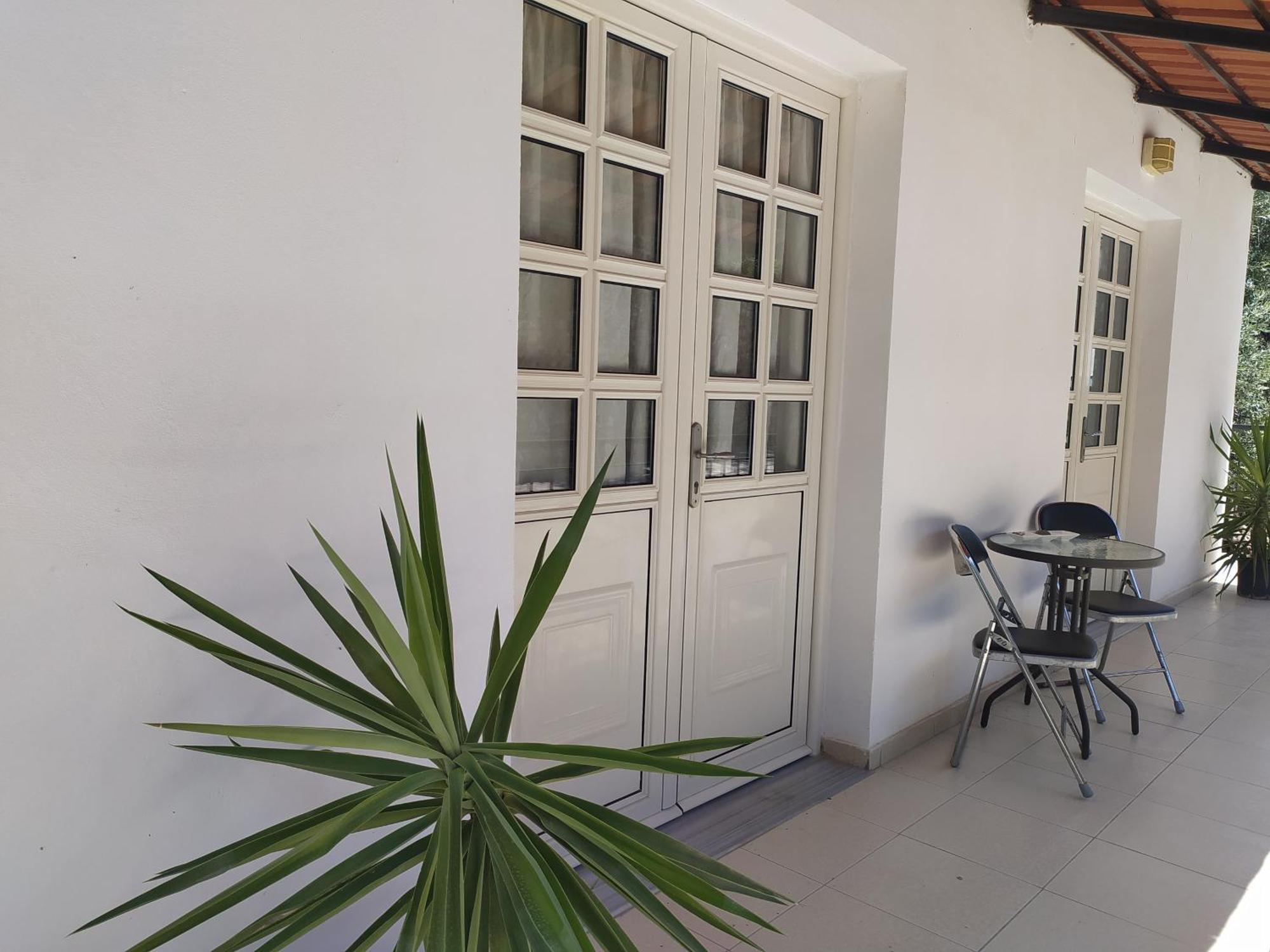 Retzos Rooms Himara Kültér fotó