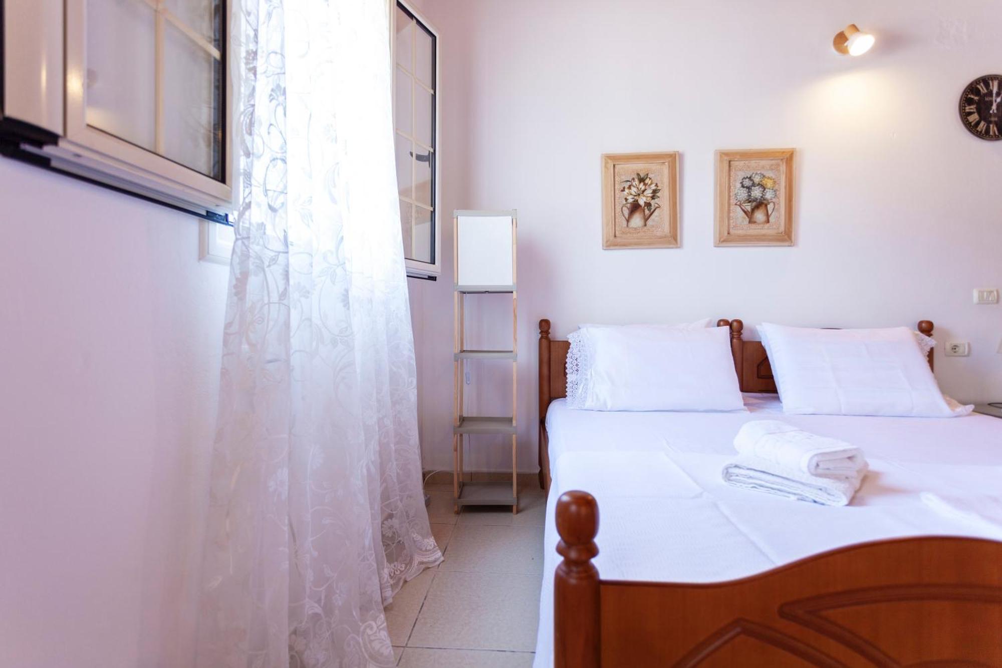 Retzos Rooms Himara Kültér fotó
