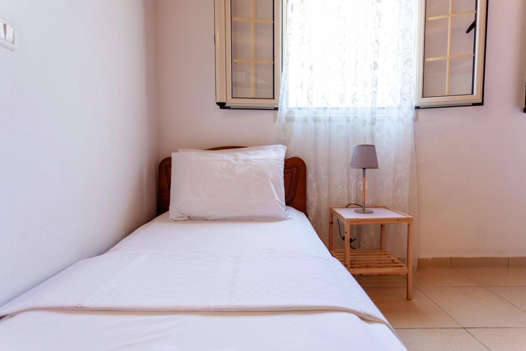 Retzos Rooms Himara Kültér fotó